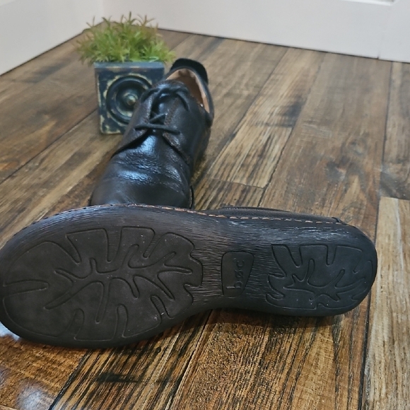 b.o.c Women's Black Leather Lace Up Casual Oxfords - Picture 6 of 12